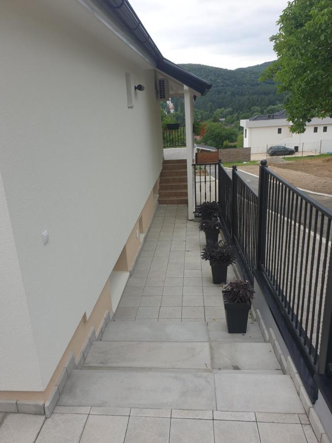 Apartmani Kruna Vrdnik Exterior photo